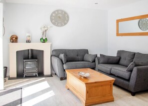Living area - Luxury single storey cottage with one king-size double (twins by arrangement). (Milford-on-Sea, Nr Lymington)