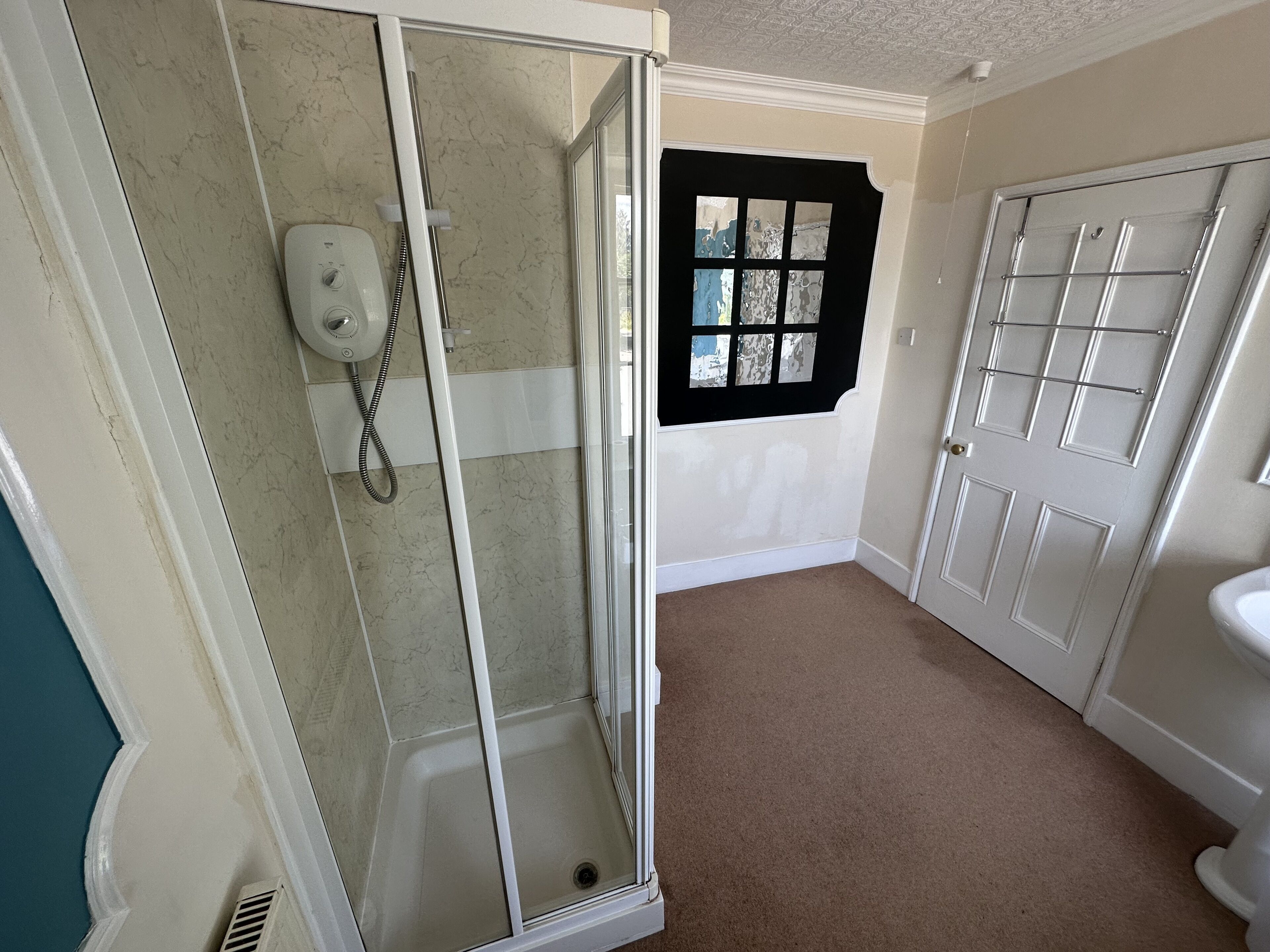 Family Room | Bathroom | Hair dryer, towels