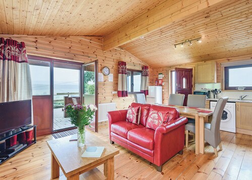2 bedroom accommodation in Llandinam, Powys
