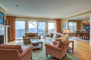 Interior - VCI - Elderberry Overlook (Banner Elk)