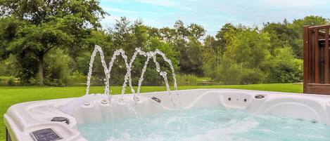 Bain à remous extérieur