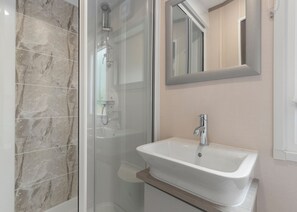 Bathroom - Luxurious and contemporary caravan. (Reynalton, Nr Narberth)