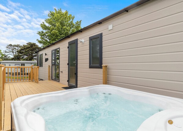 Terrace/patio - Luxurious and contemporary caravan. (Reynalton, Nr Narberth)