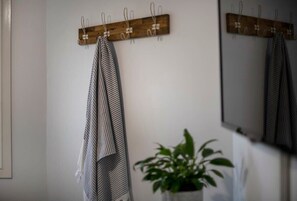 Interior - La Ronde One - Oceanstays - Unit 1 (Yamba)