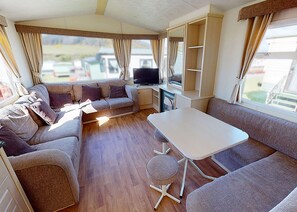 Living area - 1 bedroom accommodation in Clarach Bay, Nr Aberystwyth (Clarach Bay, Nr Aberystwyth)