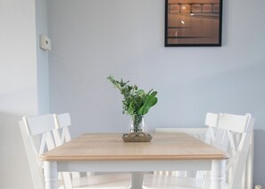 Dining - 2 Bedroom Apartment with Hot Tub (Thirsk)