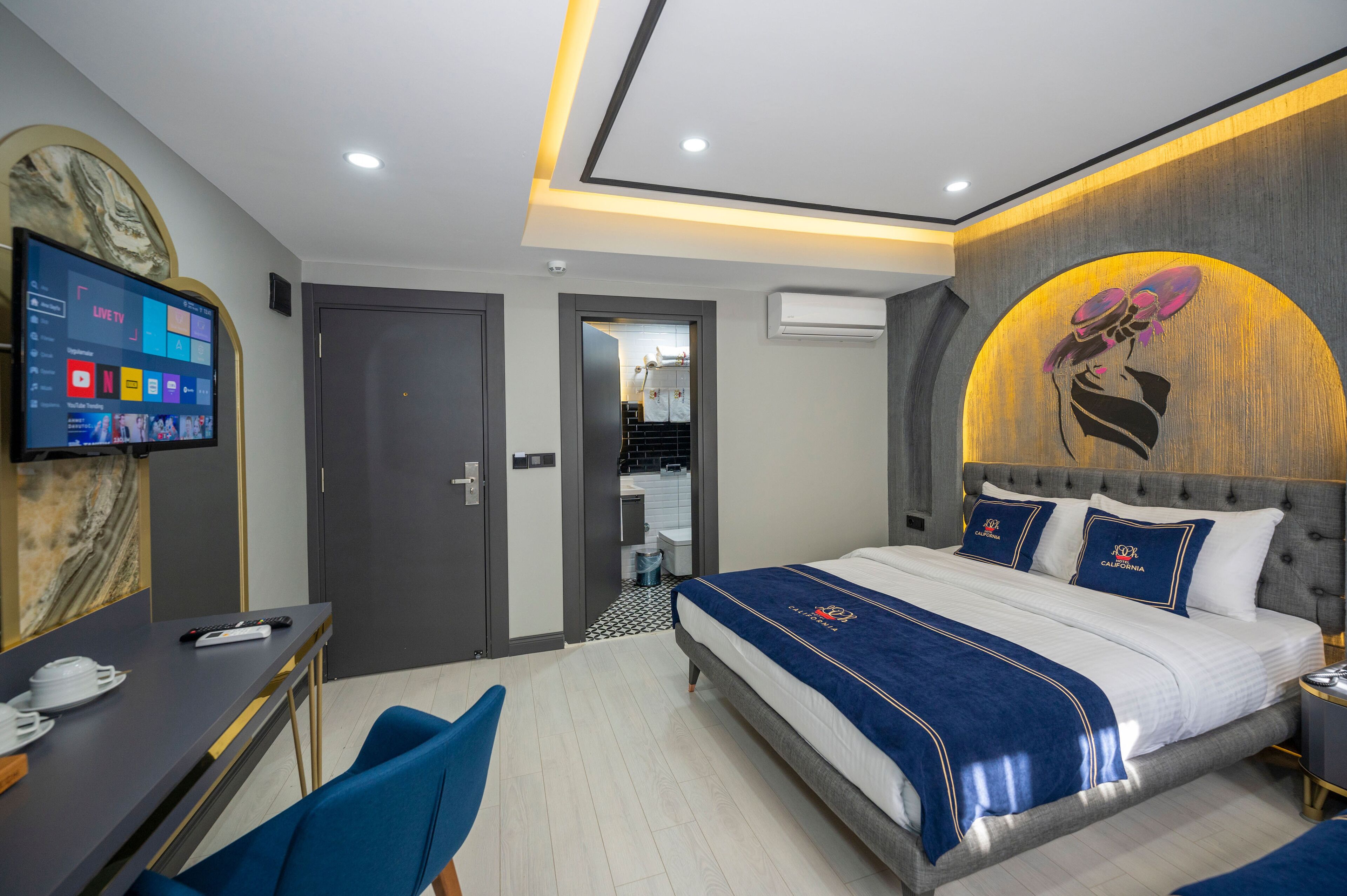 Photo - Hotel California