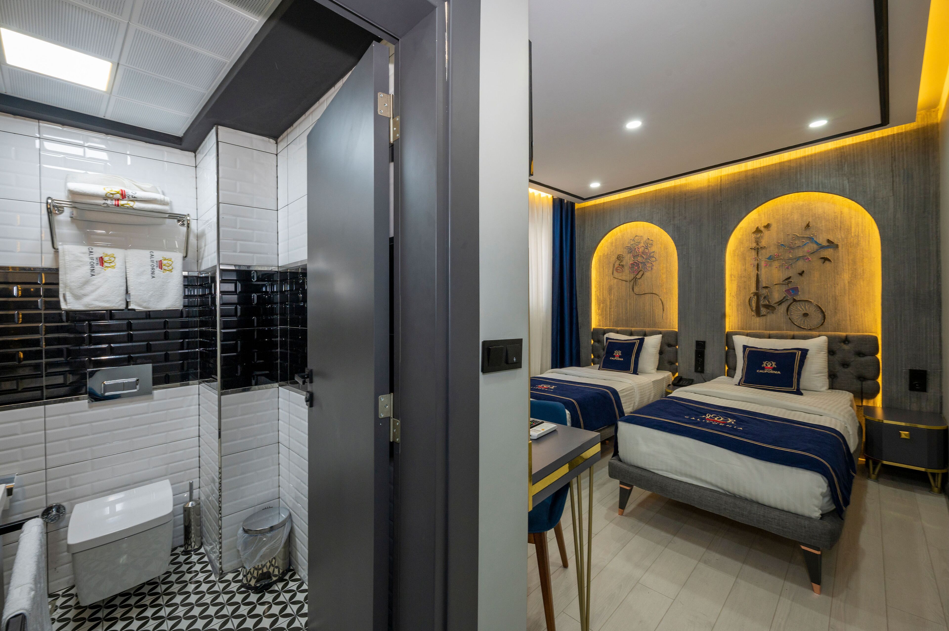 Photo - Hotel California