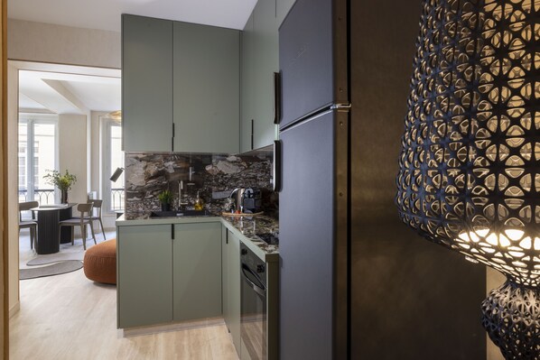Fridge, microwave, oven, stovetop