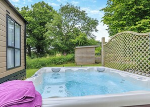 Bain à remous extérieur