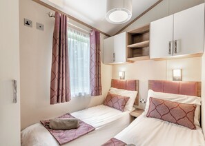 3 bedrooms - Holiday Home with one double and two twin bedrooms. (Axminster)