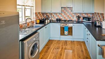 Fridge, oven, stovetop, toaster