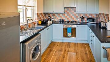 Fridge, oven, stovetop, toaster