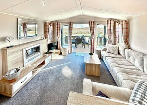 Unclassified image, 3 of 7, button - Modern and contemporary holiday home perfect for a family holiday escape. (Potterhanworth)