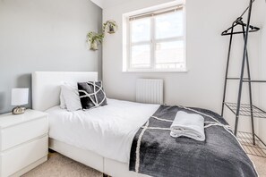 4 Schlafzimmer, Bügeleisen/Bügelbrett, kostenloses WLAN, Bettwäsche