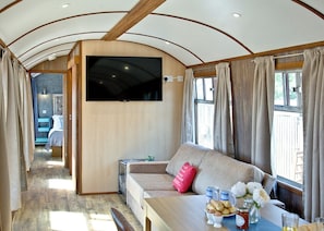 3 bedrooms - Brunel Boutique Railway Carriage 2 (Dawlish Warren)