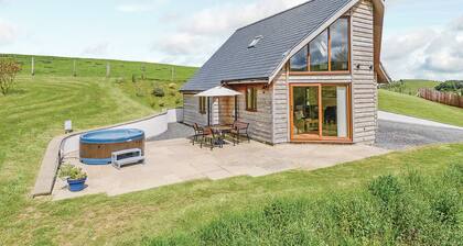 Outstanding open plan two storey lodge.