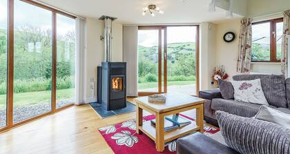 Outstanding open plan two storey lodge.