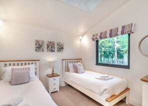 Unclassified image, 5 of 23, button