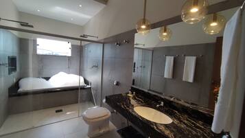 Quarto superluxo | Banheira de hidromassagem particular