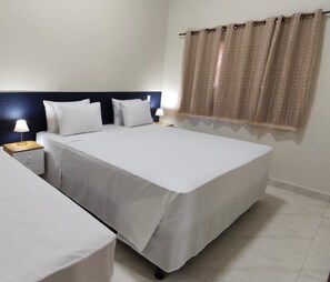Classic Room | Egyptian cotton sheets, premium bedding, desk, laptop workspace - Salvador Palace Hotel (Bady Bassitt)