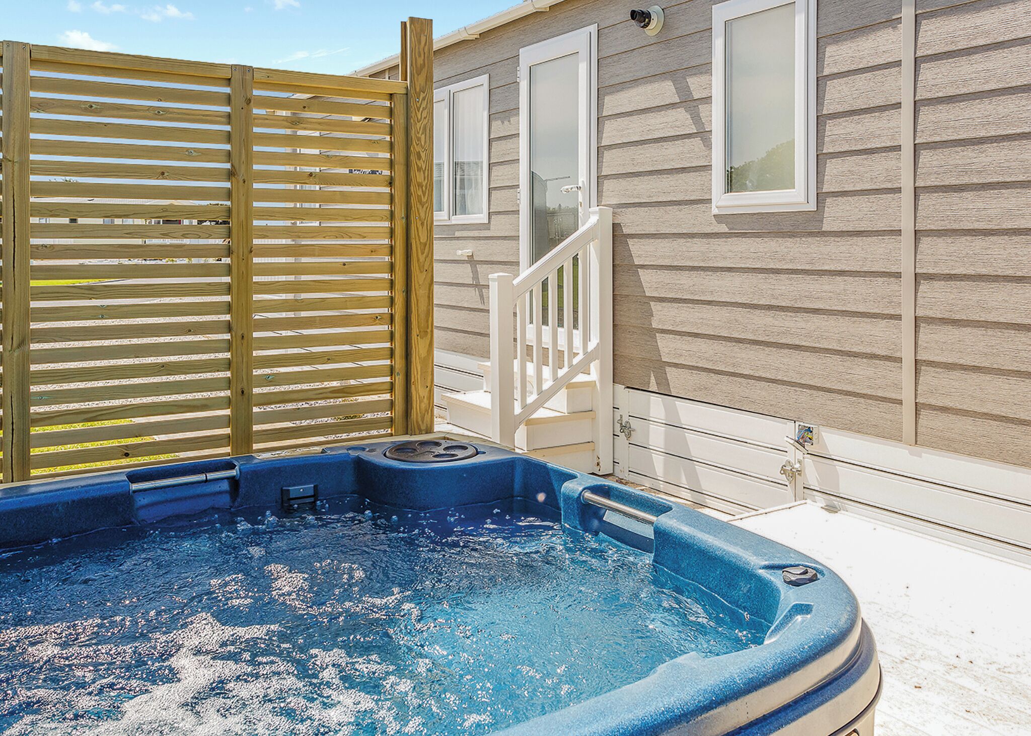 Bain à remous extérieur