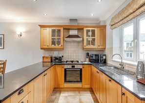 Fridge, oven, stovetop, dishwasher