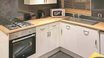 Fridge, oven, stovetop, toaster