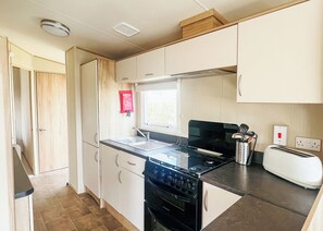 Kühlschrank, Ofen, Herdplatte, Toaster