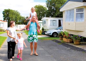 المنطقة المحيطة بالمنشأة