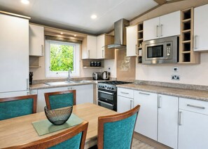Fridge, oven, stovetop, toaster