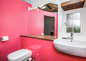 Bathroom - Oat Cottage is very individual. (Watergate, Looe)