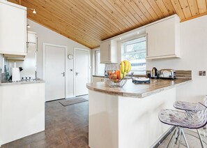 Oven - Superb lodge with luxurious and contemporary styling features. (North Kessock, Inverness)