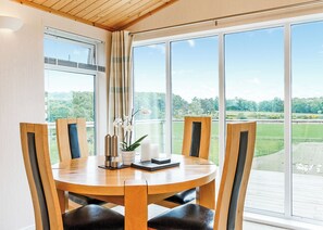 Dining - Superb lodge with luxurious and contemporary styling features. (North Kessock, Inverness)
