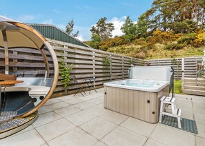 Terrace/patio - Superb lodge with luxurious and contemporary styling features. (North Kessock, Inverness)