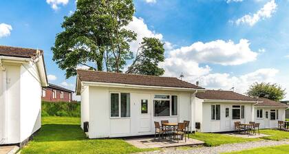 Contemporary cottage with one double and one with bunks.