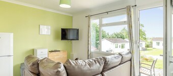 Contemporary cottage with one double and one with bunks.