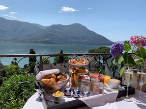 Desayuno a la carta gratuito y diario