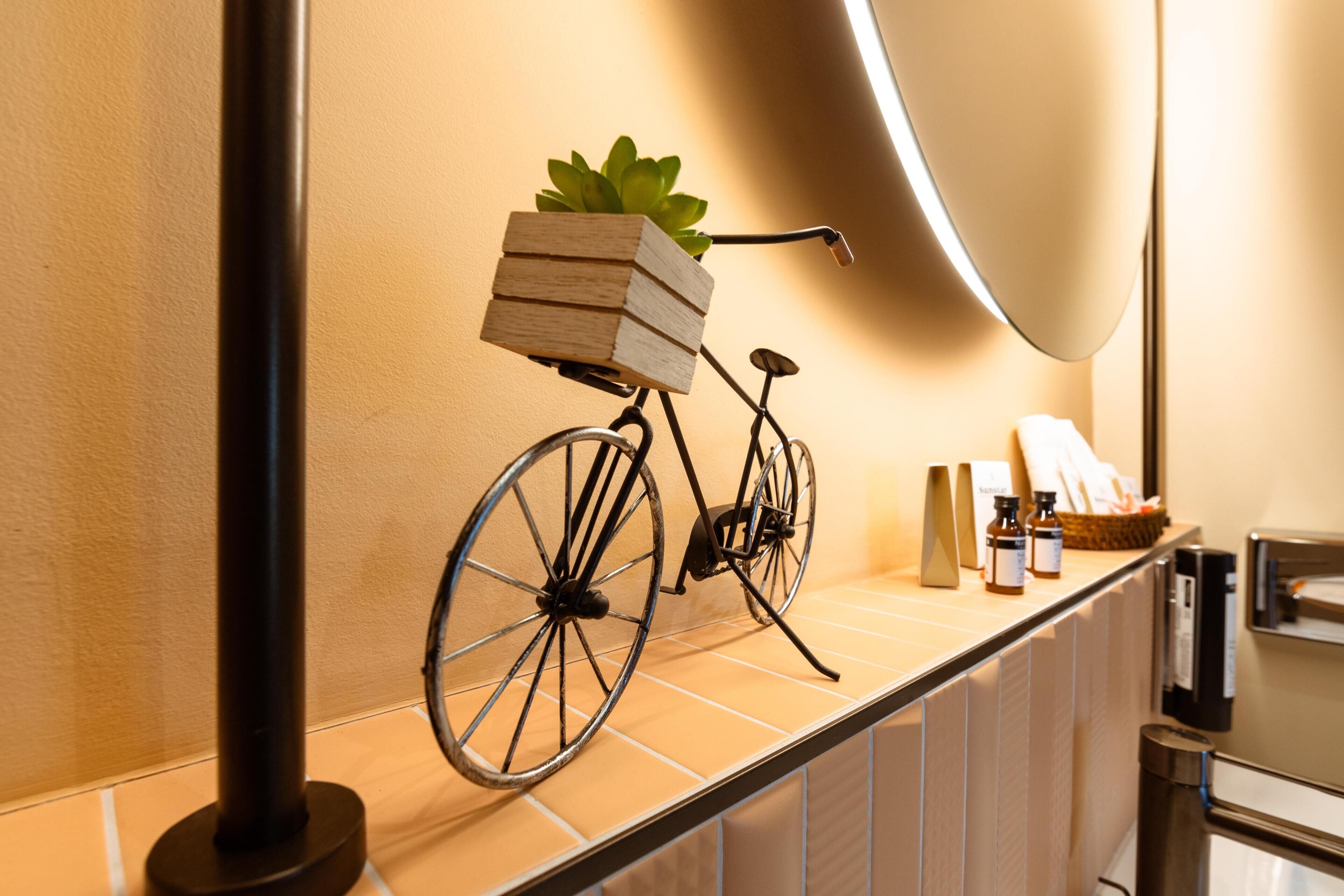 Junior Suite Classic | Allergiatestatut vuodevaatteet, ilmaiset minibaarituotteet