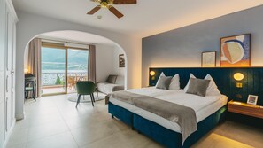 Junior Suite Lago South | Ropa de cama hipoalergénica y artículos del minibar gratis 
