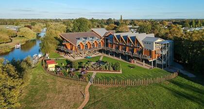 Shakespeare Lodge Pet Friendly