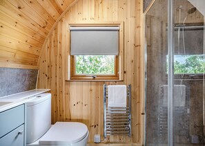 Bathroom - 1 bedroom accommodation in Great Busby (Great Busby)