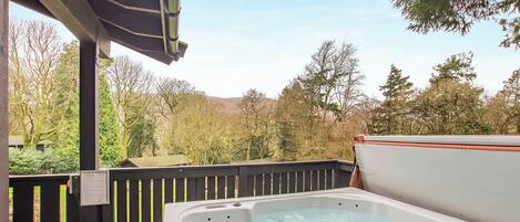 Tina de hidromasaje al aire libre