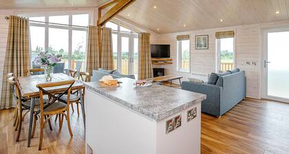 Field View Lodge (Pet)