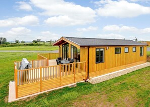 Exterior - Field View Lodge (Pet) (Bretby, Derbyshire)