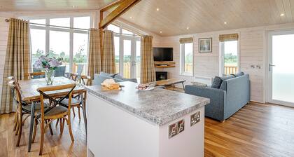 Field View Lodge (Pet)