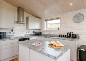 Geladeira, fogão, cooktop, lava-louças