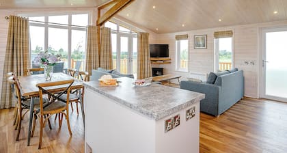 Field View Lodge (Pet)