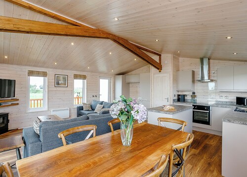 Field View Lodge (Pet)