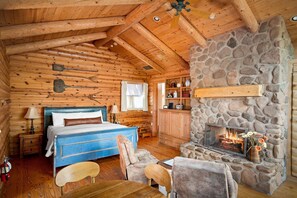 1 bedroom, desk, free WiFi, bed sheets